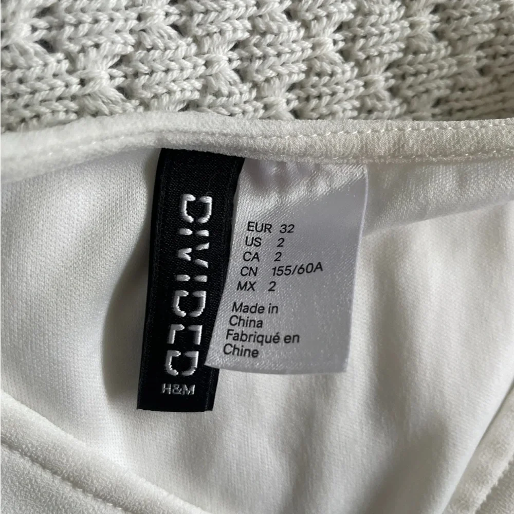 Divided H&M flowy sheer romper - Picture 5 of 7